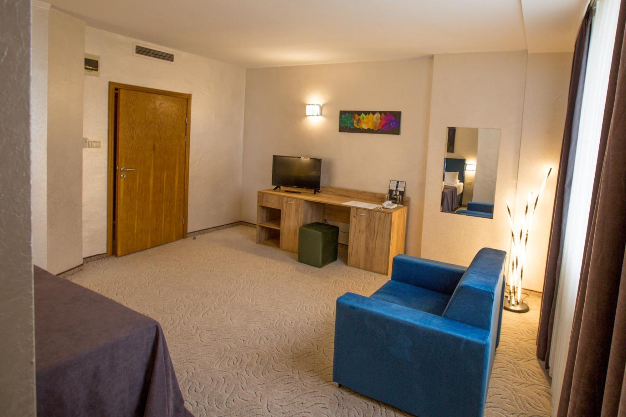 Terra Europe Brontes Hotel Targovishte  Exterior photo